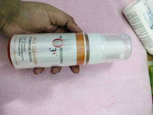 Professional O3+ Vit-C Foaming Wash