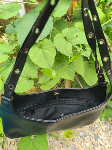 H&amp;M black shoulder bag