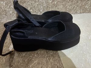 Elegant Black Platform Wedges