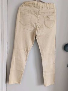 Distressed Skinny Fit Jeans