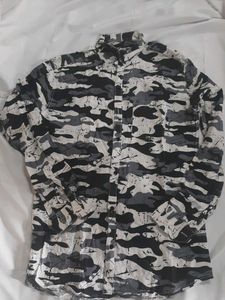 Men's Camo Print Button-Up Shirt