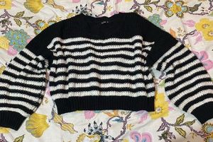 Striped Knit Sweater (free Gift Of Neckpieces)