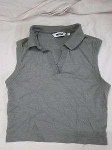 Outryt Sleeveless Polo Crop Top