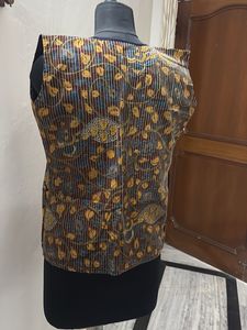 Women's Ethnic Sleeveless Jacket