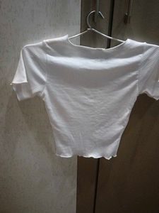 White Ribbed T-Shirt (size 28)