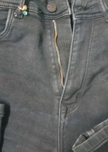 Black High-Waisted Skinny Jeans