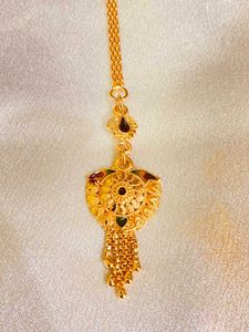 Elegant Gold Maang Tikka for Women