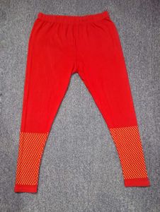 👖 | Red Leggings with Textured Ankle Detail