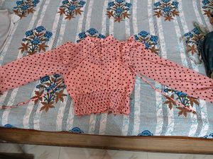 Polka Dot Ballon Sleeves Top