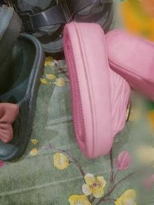 new trendy Cute Slides