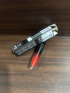 L'Oreal Brilliant Signature Lipstick