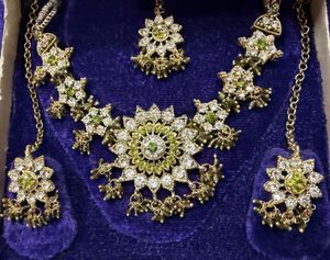 Stunning Indian Bridal Necklace Set