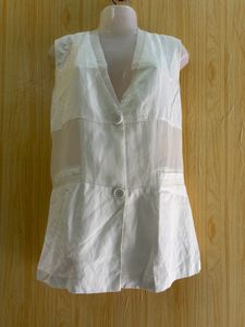 Chic White Sleeveless V-Neck Vest