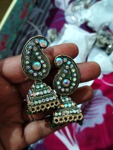 Beautiful Green Colour Jhumki Set