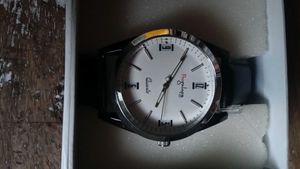 Elegant White Dial Quartz Watch