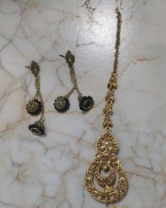 Elegant Gold Maangtika with Stones and earrings