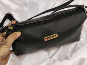 Stylish Black Fargo Bag