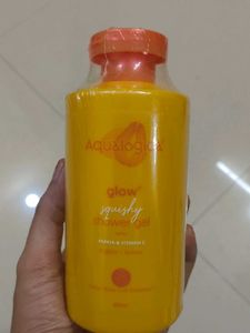 Aqualogica Glow Squishy Shower Gel