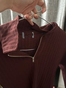 Maroon Ribbed Turtleneck Top