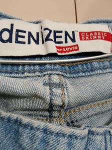 Low rise levis Denim jeans