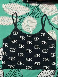 Stylish Graphic Print Crop Top