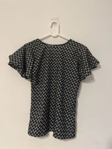 Black &amp; White Patterned Flutter Sleeve Top