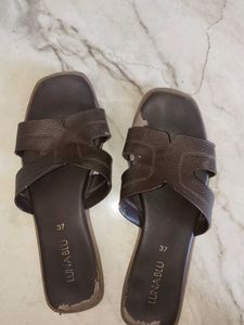 Stylish Women's Slides - Comfortable & Chic