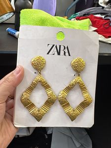 Zara Gold Textured Diamond Earrings