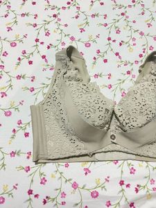 Lace Detail Comfortable Bra