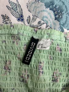 H&amp;M Floral Puff-Sleeved Top