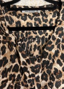 Stylish Leopard Print V-Neck Top