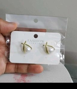 Elegant Pearl &amp; Gold Earrings