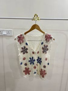 EMBROIDERED FLORAL CROCHET VEST TOP