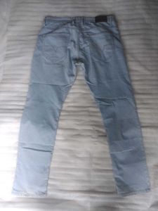 Men's Light Wash Jeans