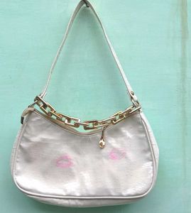 chic shoulder bag 🤍🌼