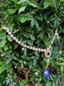 Price drop!!!!!BEAUTIFUL NECKLACE WITH EARINGS AND MANG TIKKA AND ALSO KAMAR BANDH