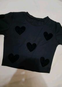 🕷️🕸️Black Heart Applique Cropped Top