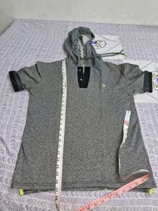 size XL Men's Grey Hooded Polo t-shirt