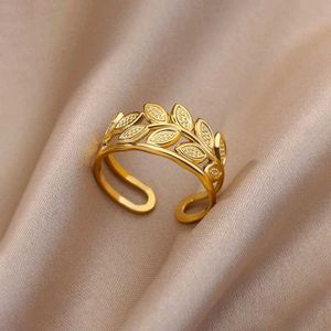 Elegant Gold Leaf Ring✨🩷