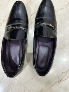 Black Shiny Shoes