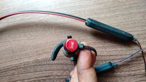 Combo 😁BOAT  NECKBAND + Blutooth Headphone