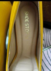 Bright Yellow Pointed Toe Heels