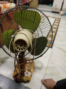 Vintage Desk Fan - Retro Charm