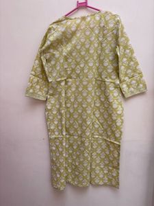 Aziya kurti