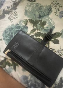 BAGGIT Black Buckle Wallet