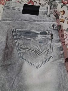 Grey Acid Wash Denim Jeans ✨️✨️
