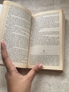 Everyone Worth Knowing by Lauren Weisberger