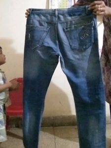 Men's Distressed Blue Denim Jeans