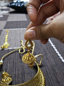 Elegant Gold-Toned Jewelry Set