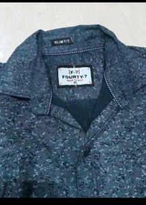 Men's Textured Button-Down Shirt